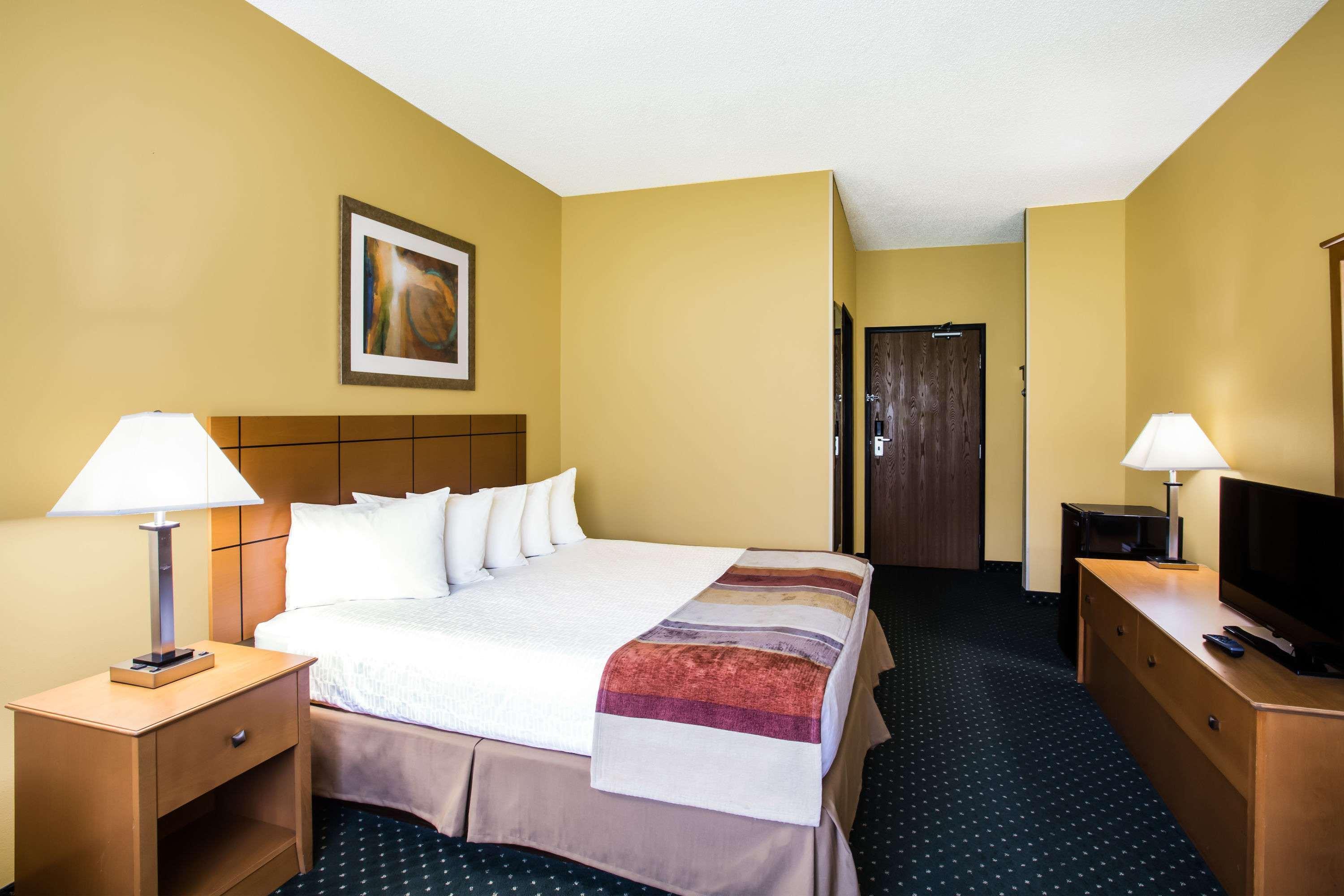 Hotel Baymont By Wyndham 2*