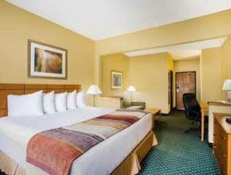 Baymont By Wyndham Hotel